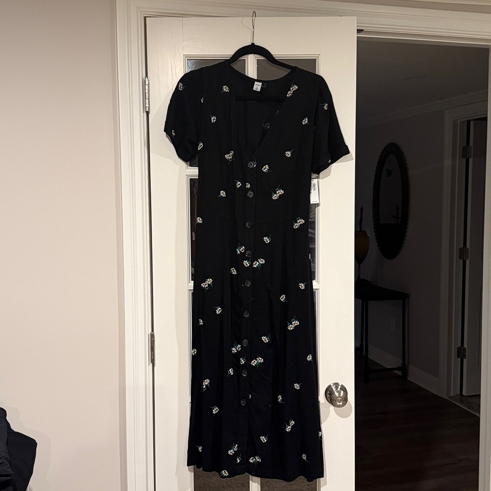 Elegant Black Floral Button-Down V-neck Dress